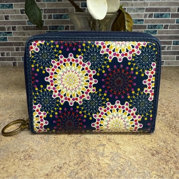 Fossil zip around passport wallet - Picture 2 of 4